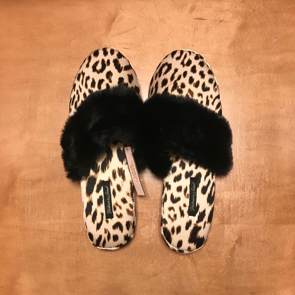 Leopard print slippers